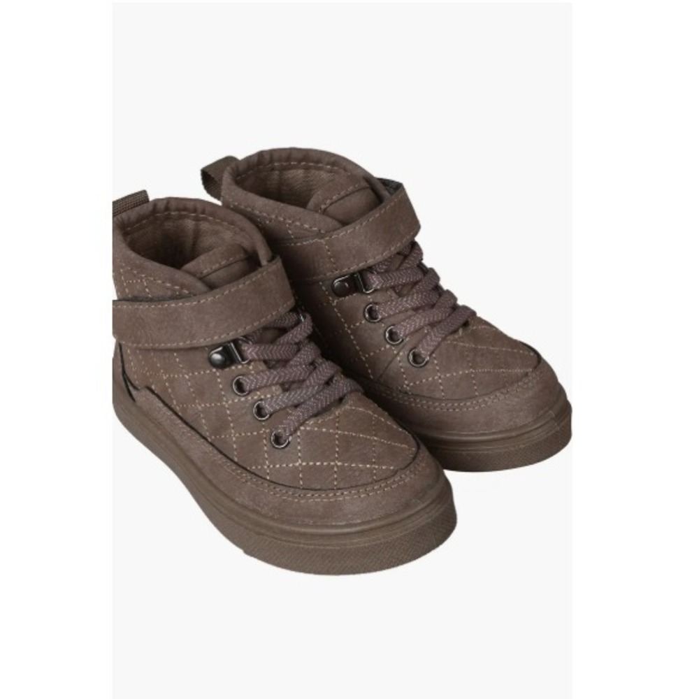 OOMPHIES Kids' Wrenley Diamond Quilted High Top Sneaker – Toddler Size 8 – NIB